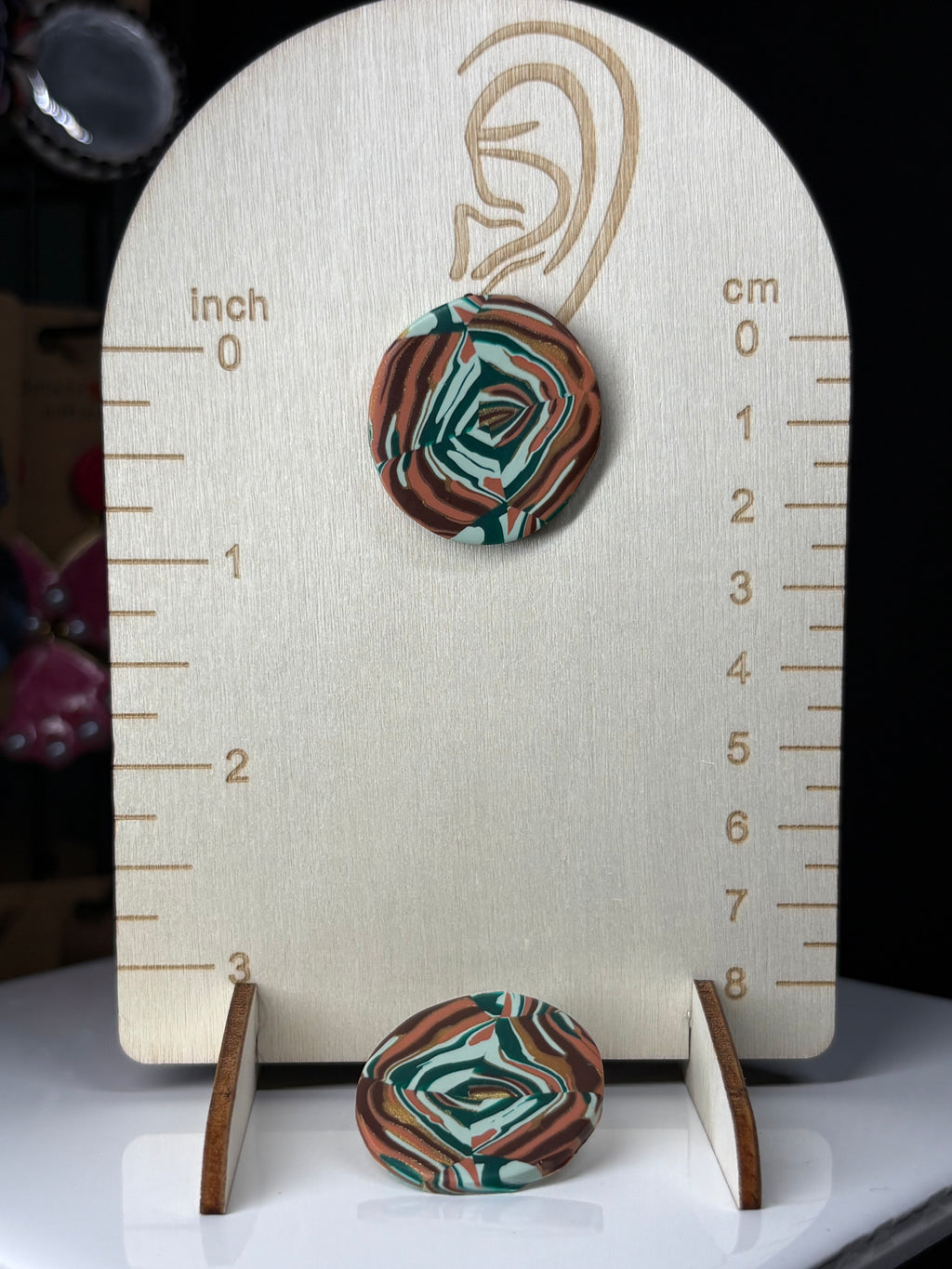 Large multi stud