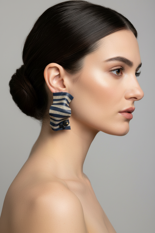 Earring on side profile with correct scale